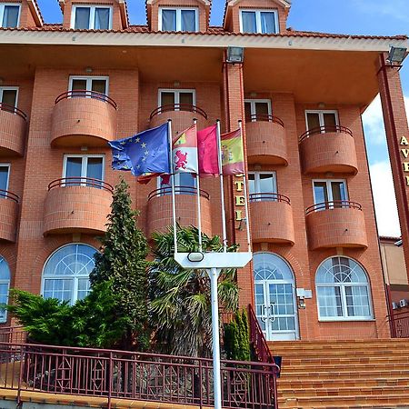 Hotel Avenida III Villadangos del Paramo Exterior photo